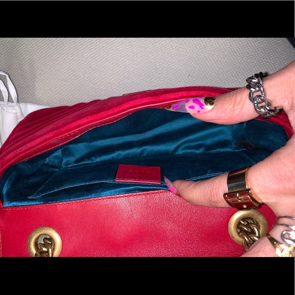 SOLD Authentic mini Gucci Marmont Red Velvet - Picture 4 of 9